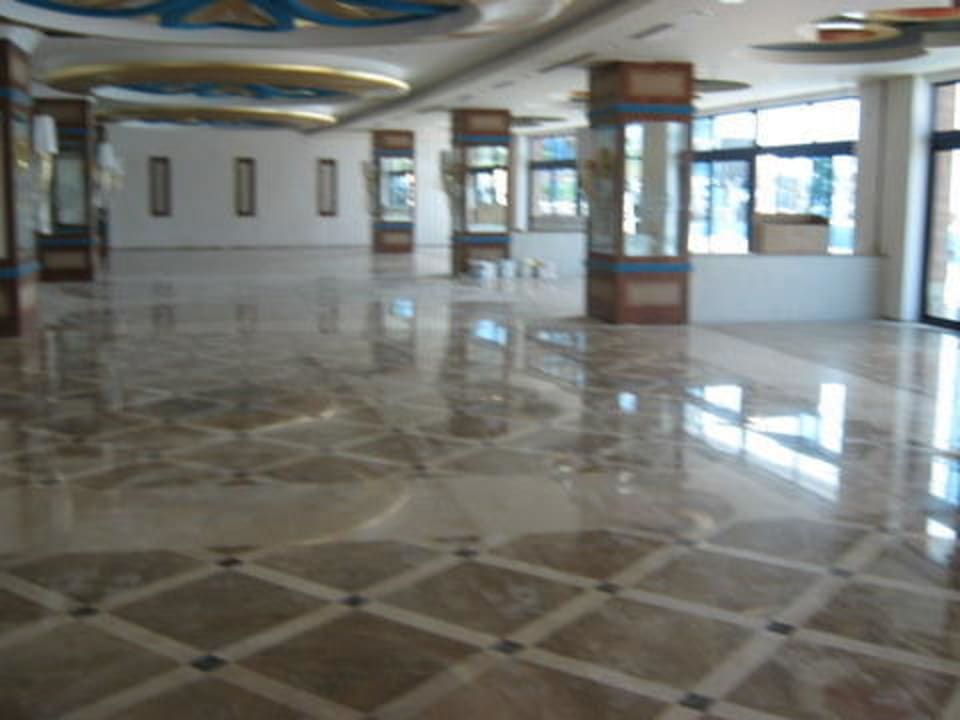 Halle Granada Luxury Okurcalar