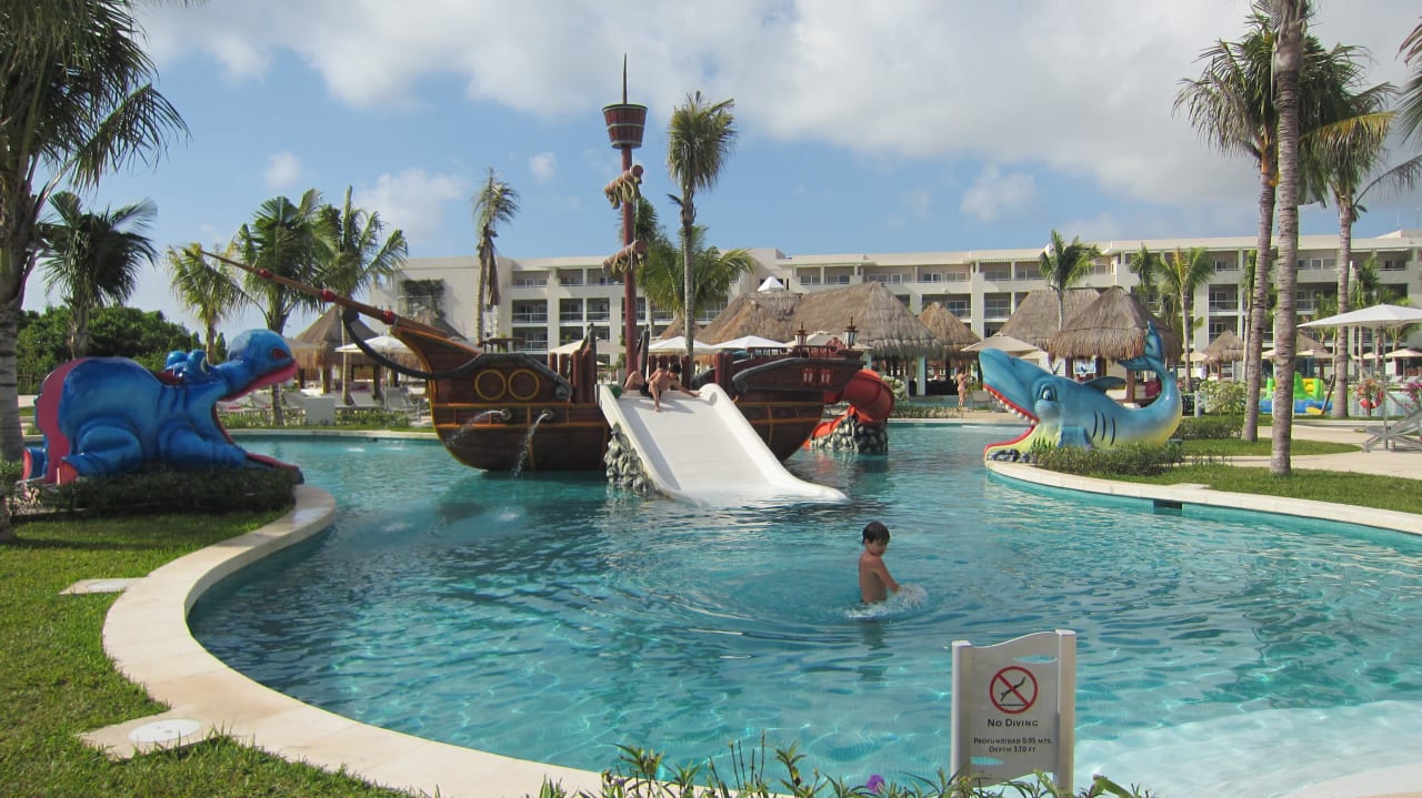 Kinderpool mit Piratenschiff Paradisus Playa del Carmen - Riviera Maya