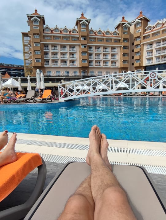 Pool Side Mare Resort & Spa