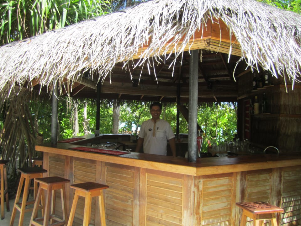 Strandbar in der Nähe der Villen NH Collection Maldives Reethi Resort