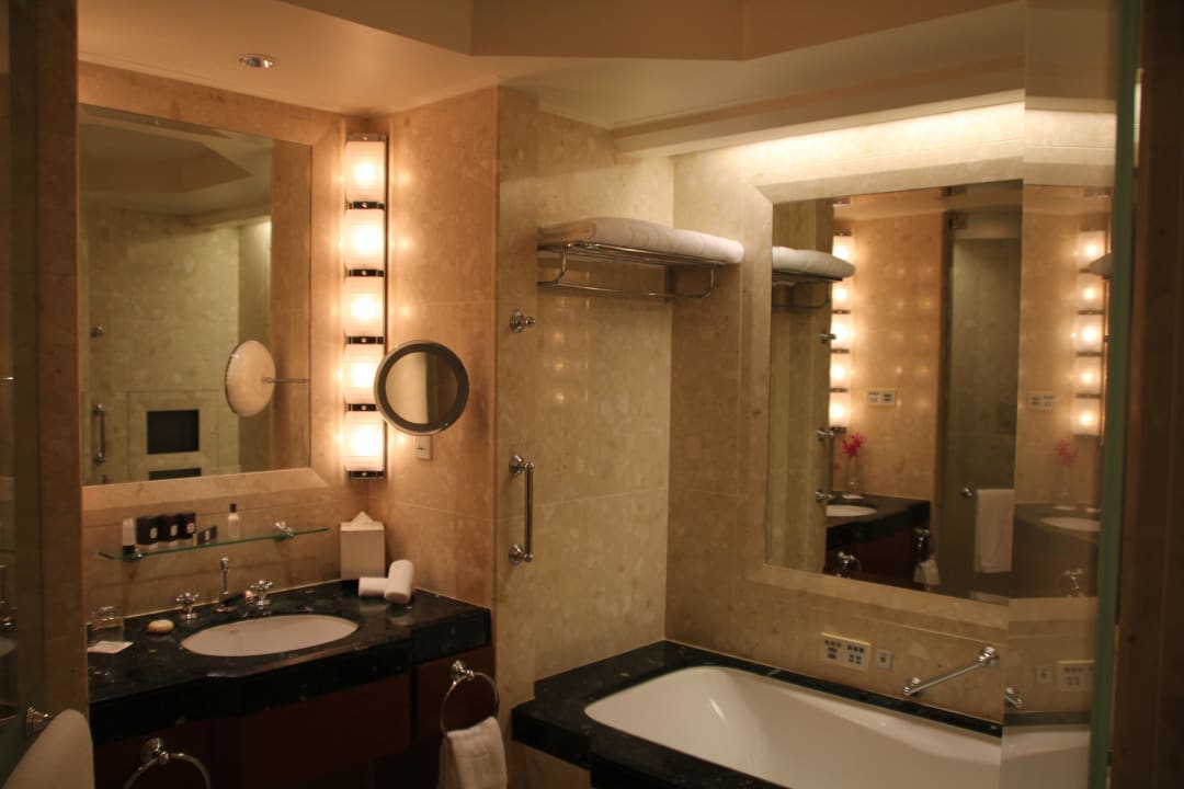 Bad Hotel The Peninsula Bangkok