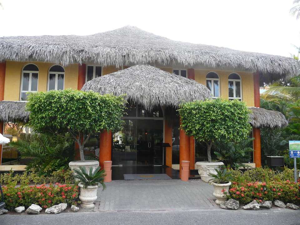 Eingang des Hotels TRS Turquesa Hotel - Adults only