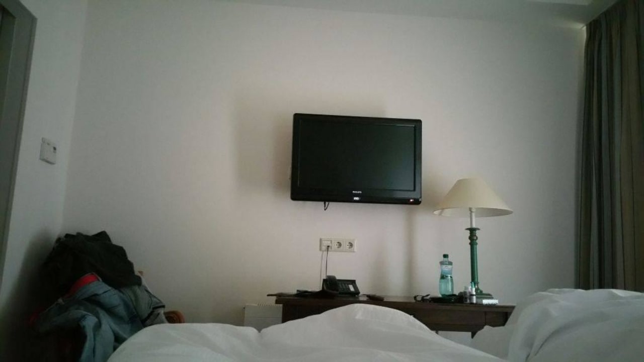 Schreibtisch & TV Hotel Elbflorenz Dresden
