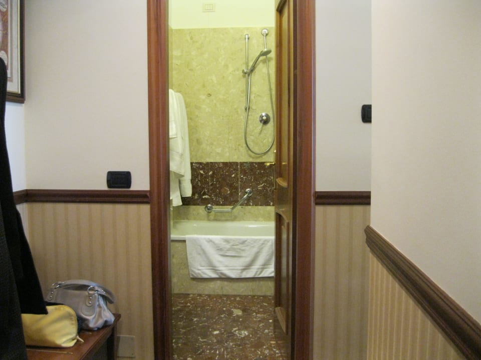 Eingangsbereich im Zimmer Hotel Cristoforo Colombo