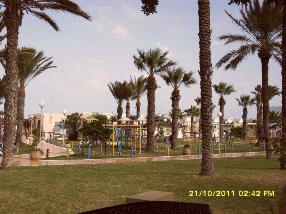 Palmengarten mit Spielplatz El Mehdi Beach Resort