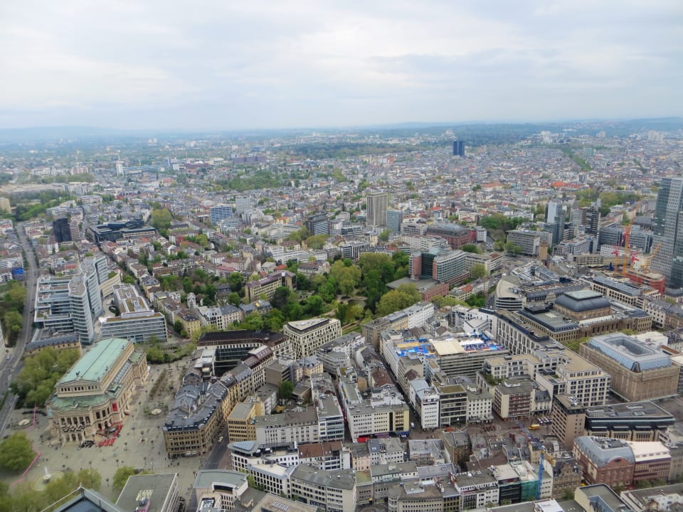 Ausblick Adina Apartment Hotel Frankfurt Neue Oper
