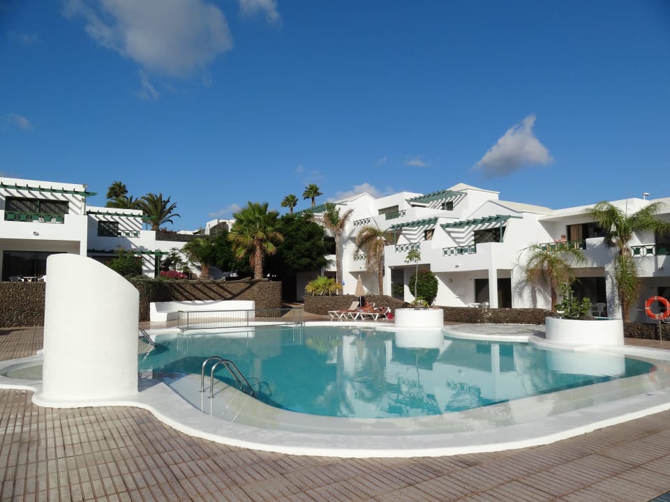 Kleiner Pool Appartments Relaxia Olivina