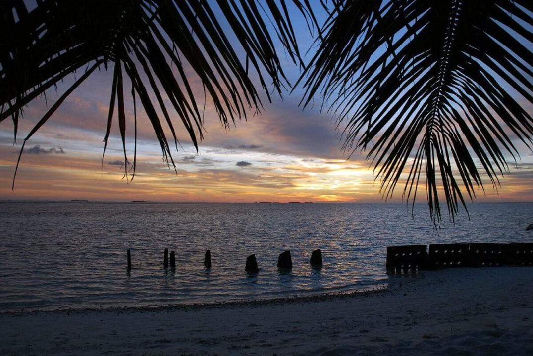 Zachód słońca Vilamendhoo Island Resort & Spa
