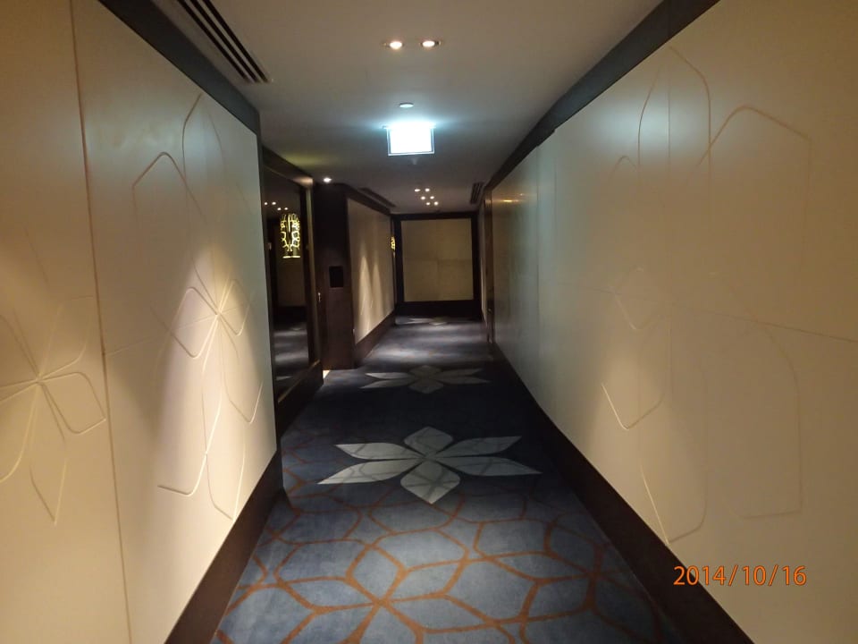 Gang zum Zimmer Crowne Plaza Hotel Yas Island