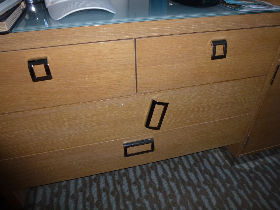 Kommodengriff Hotel Loews Miami Beach