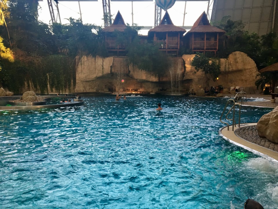 Pool Tropical Islands Resort