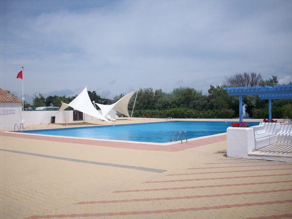 Großer Pool Camping & Bungalows de la Brise