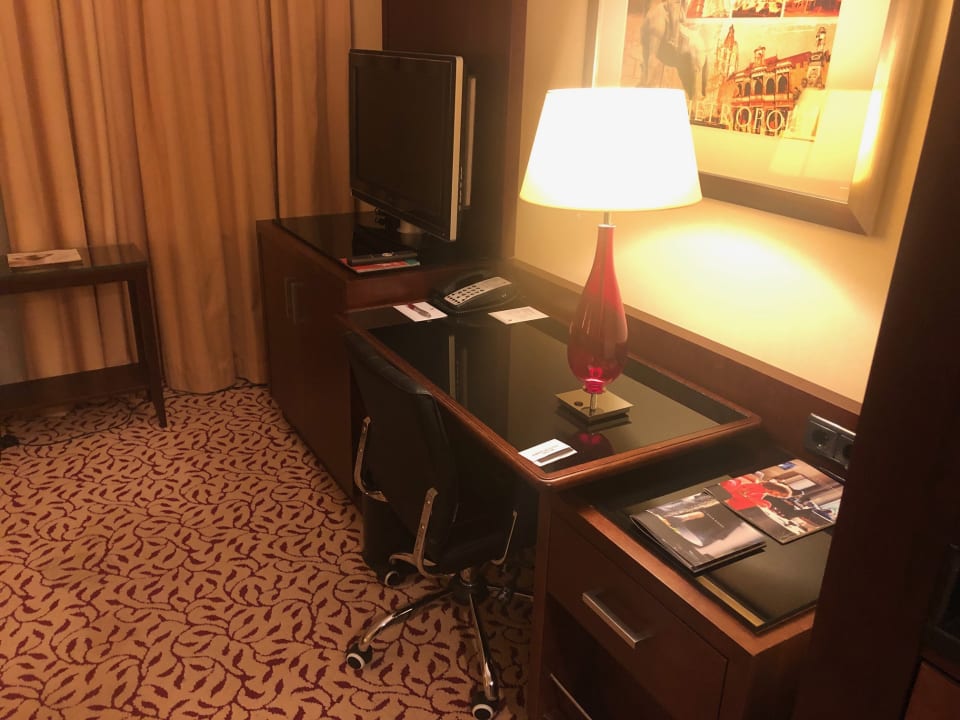 Zimmer Hotel Courtyard by Marriott Cologne