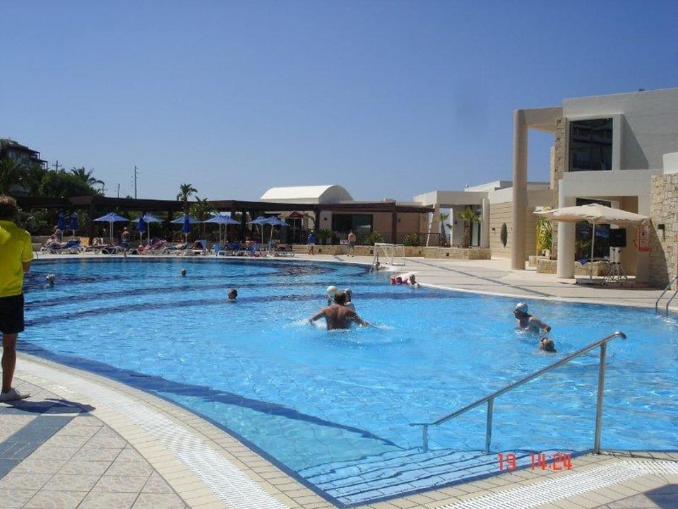 Basen główny Grand Hotel Holiday Resort