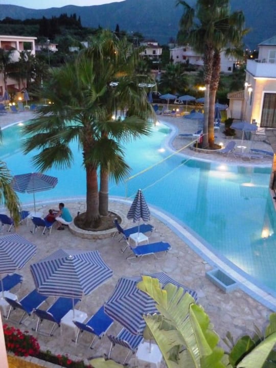 Basen z okna Hotel Zante Village