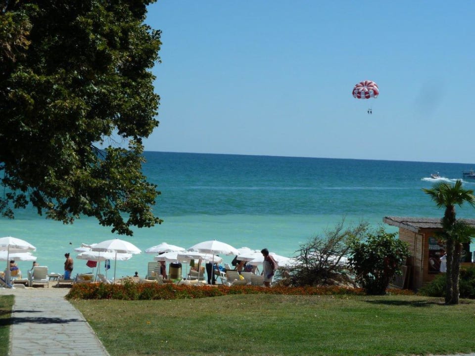 Kurzer Weg vom Hotel zum Strand GRIFID Vistamar