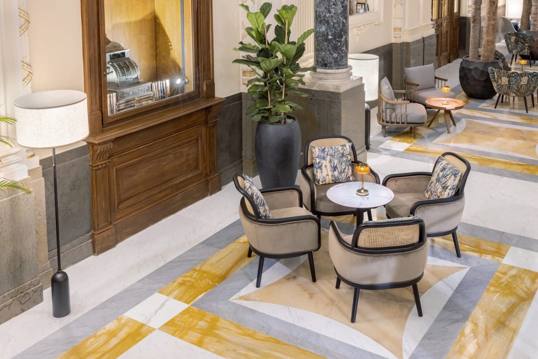 Lobby NH Collection Prague Carlo IV