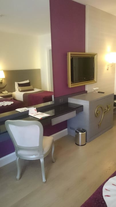 Tv und schminktisch Kirman Belazur Resort & Spa
