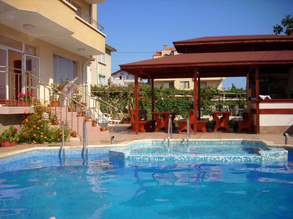 Larisa2 mit Pool Hotel Larisa