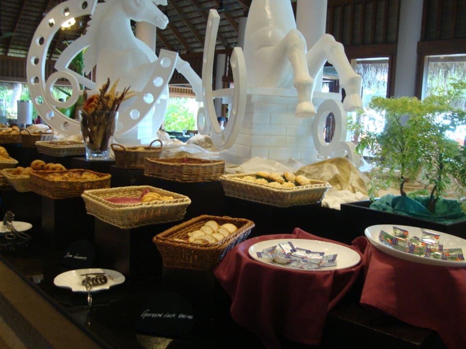 Frühstücksbuffet Veligandu Maldives Resort Island