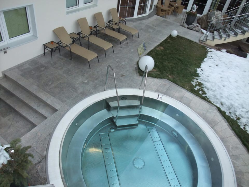 Jacuzzi Wellness Aussenbereich Hotel Andy