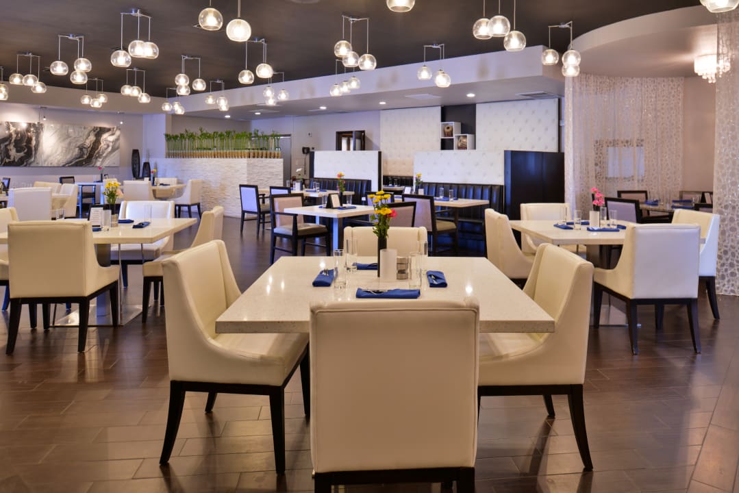 Gastro Clarion Inn & Suites Across From Universal Orlando Resort Hotel