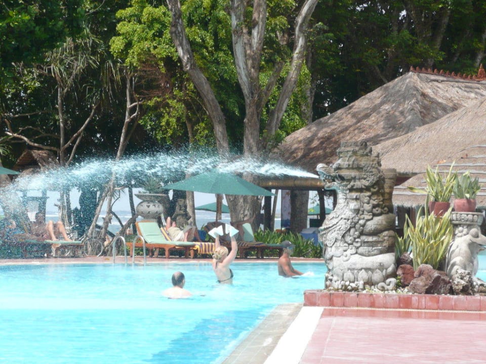 Poolanlage mit Wasserspeier Prama Sanur Beach Bali