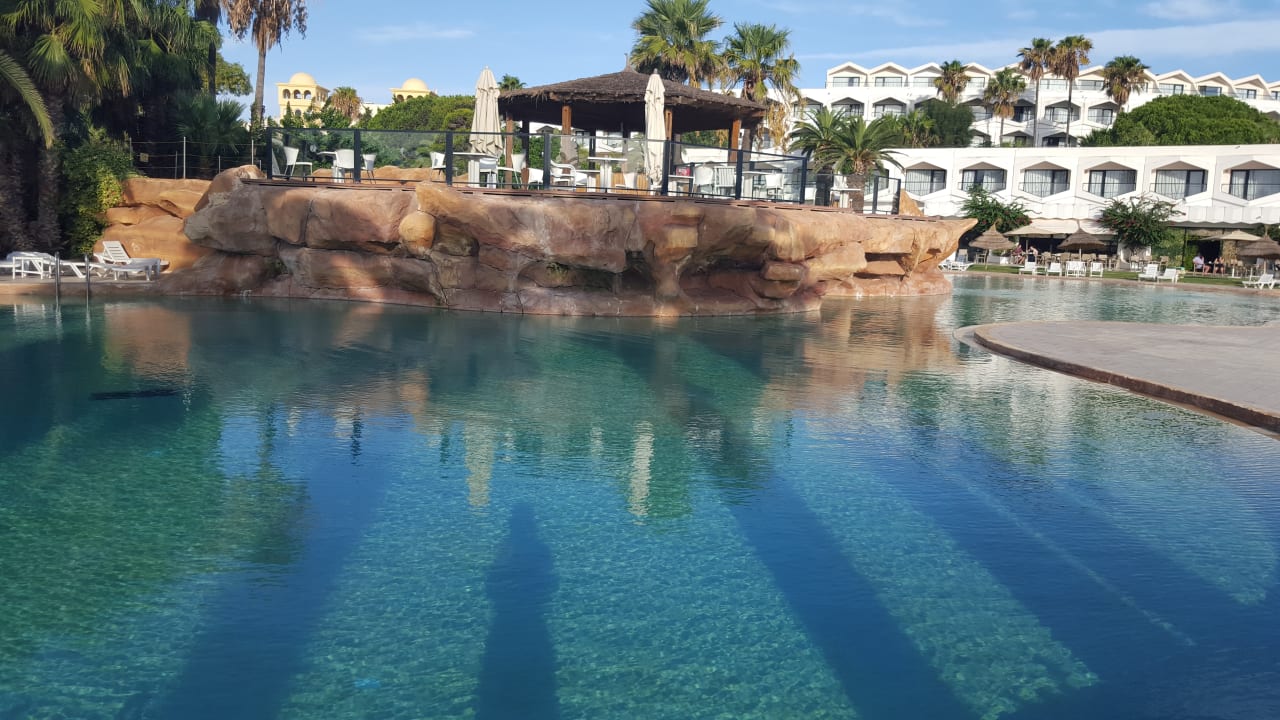 Pool Sentido Phenicia