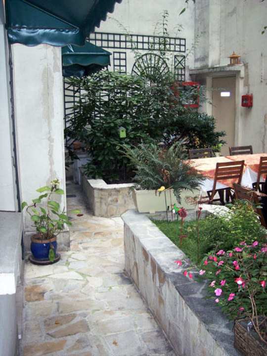 Innenhof Hotel Marmotel Etoile