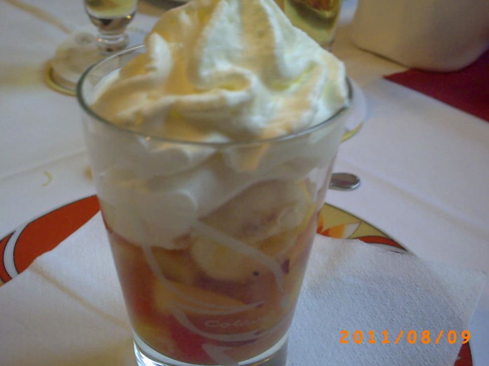 Fruchtbecher mit Amaretto Landhotel Keck