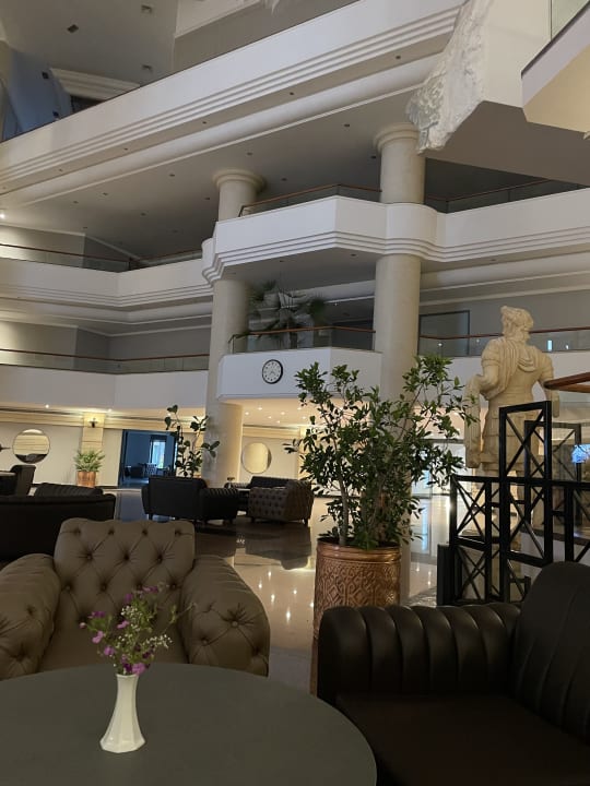 Lobby Adora Hotel & Resort