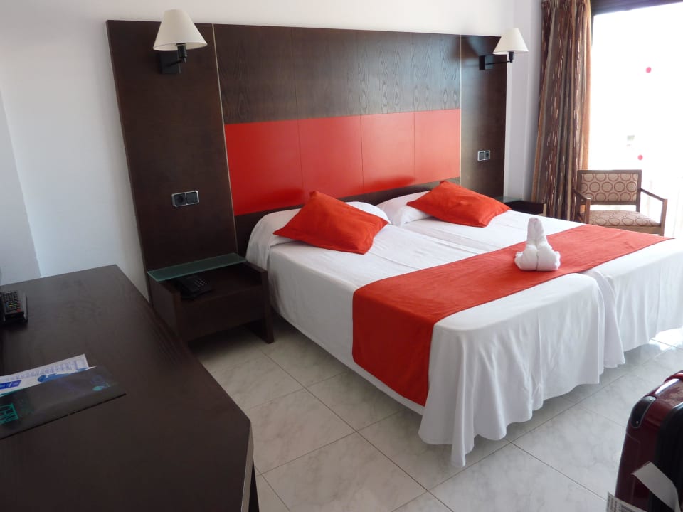 526 sehr sauberes Zimmer Bahía de Alcúdia Hotel & Spa