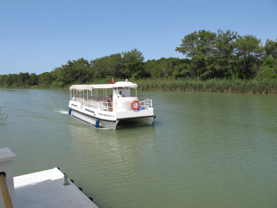 Boote die zum Strand fahren Titanic Deluxe Golf Belek