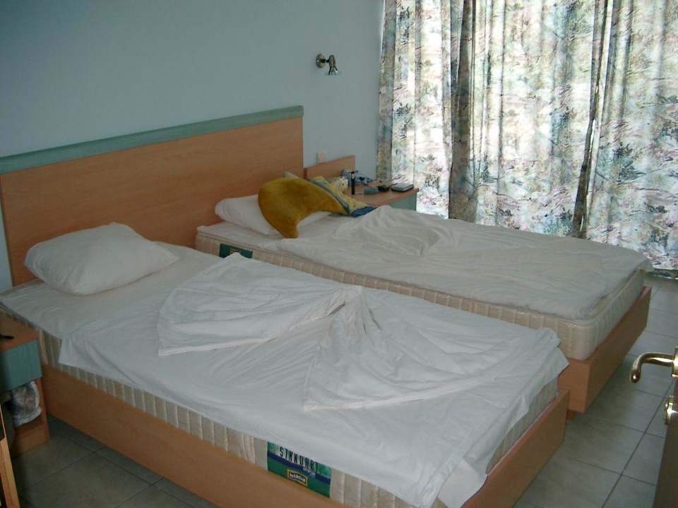 Schlafzimmer Paradise Beach Hotel