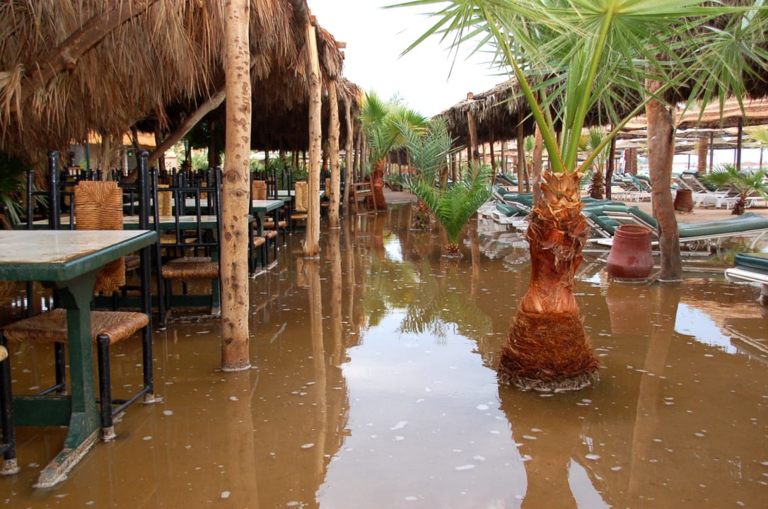 Speisebereich im Giftun nach dem großen Regen Giftun Azur Resort