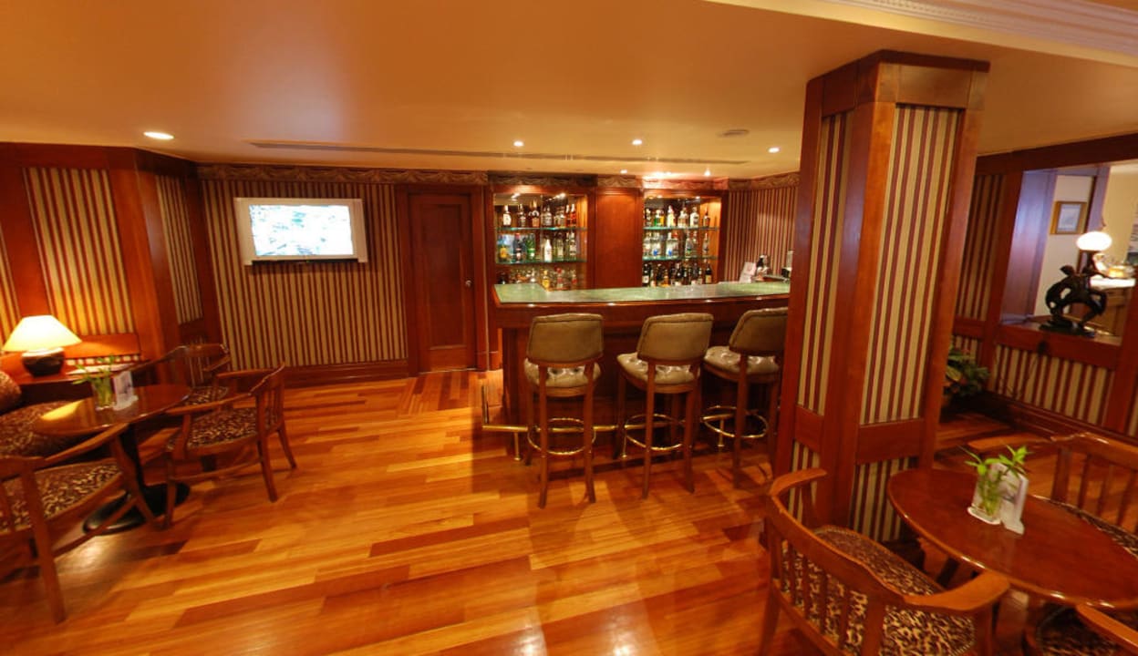 Bar Titanic Comfort Hotel Sisli