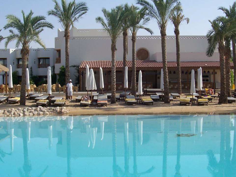 Der Pool mit Sandstrand Ghazala Gardens