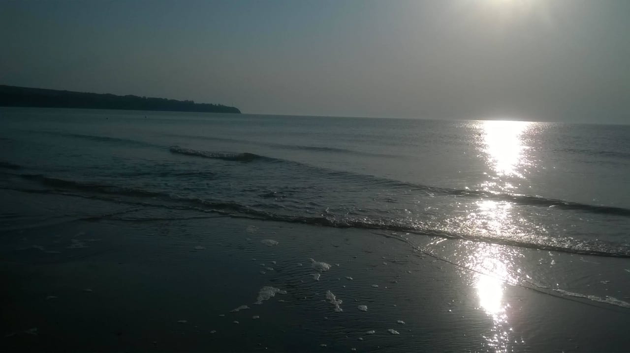 Morze po wschodzie słońca Sol Luna Bay