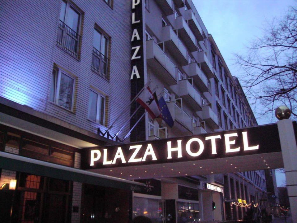 The Hotel by Night Berlin Plaza Hotel