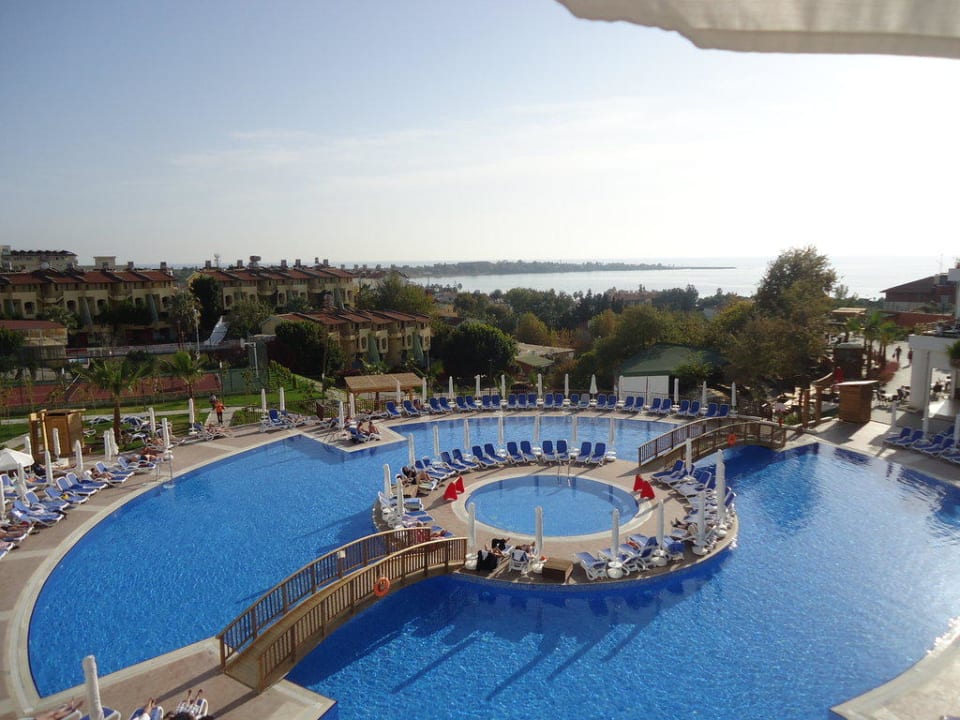 Pool Side Prenses Resort & Spa