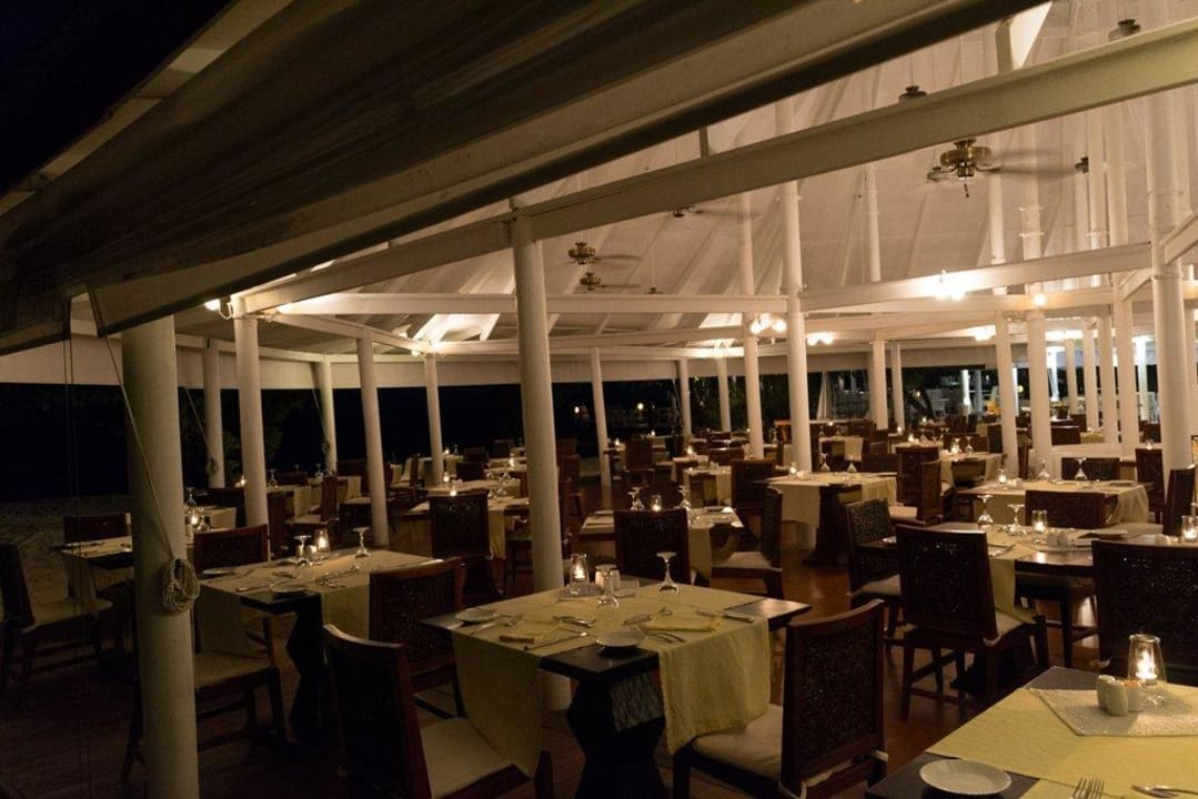 Das Restaurant mit festen Sitzpl. für jeden Gast Diamonds Thudufushi