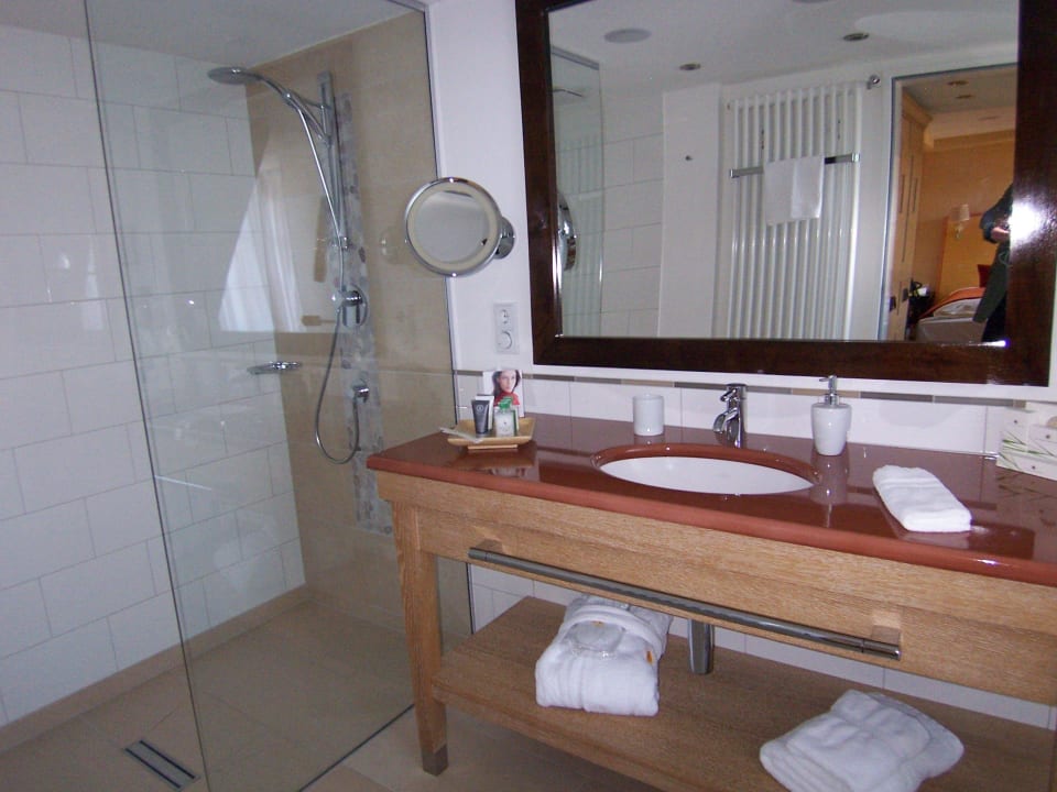 Badezimmer, bodentiefe Dusche Hotel Die Sonne Frankenberg