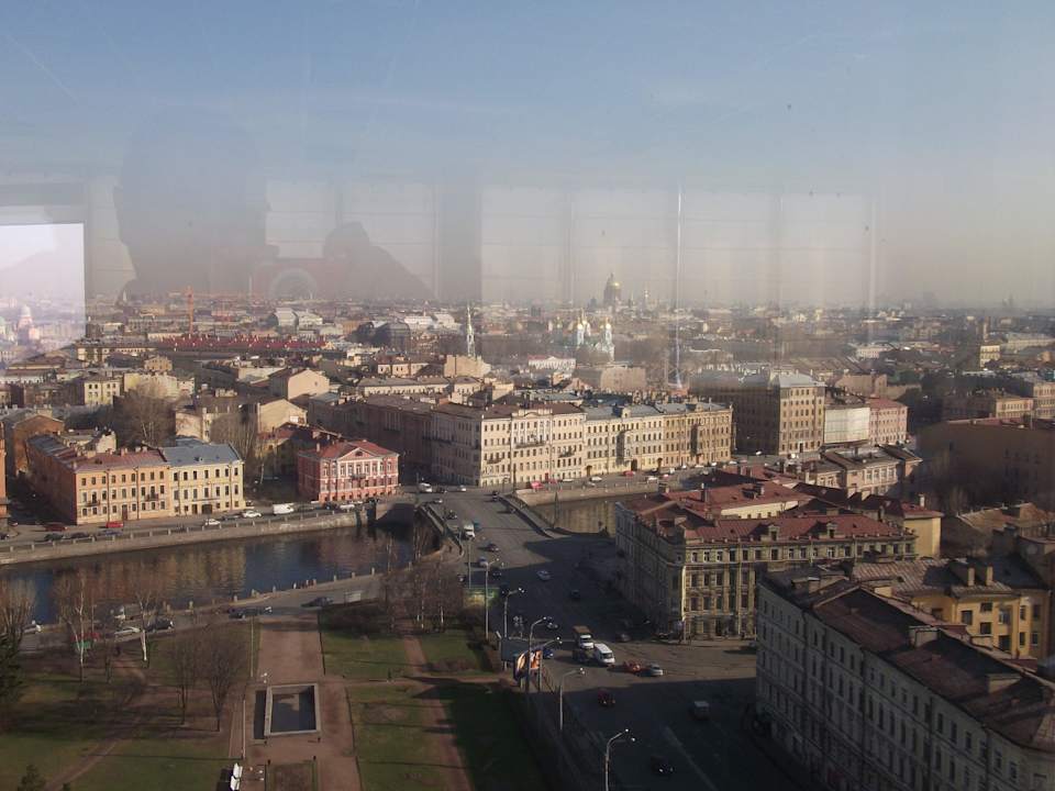 Вид на реку Фонтанку AZIMUT Hotel St. Petersburg