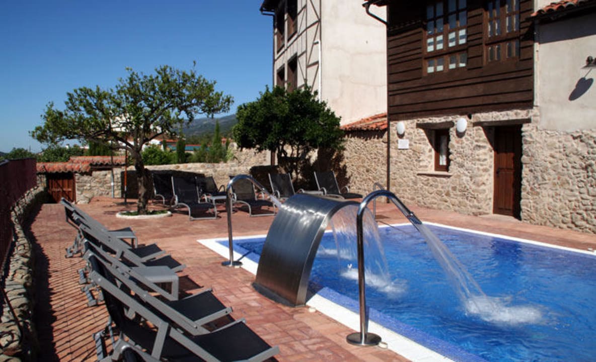 Swimming pool Hotel Spa Tunel del Hada