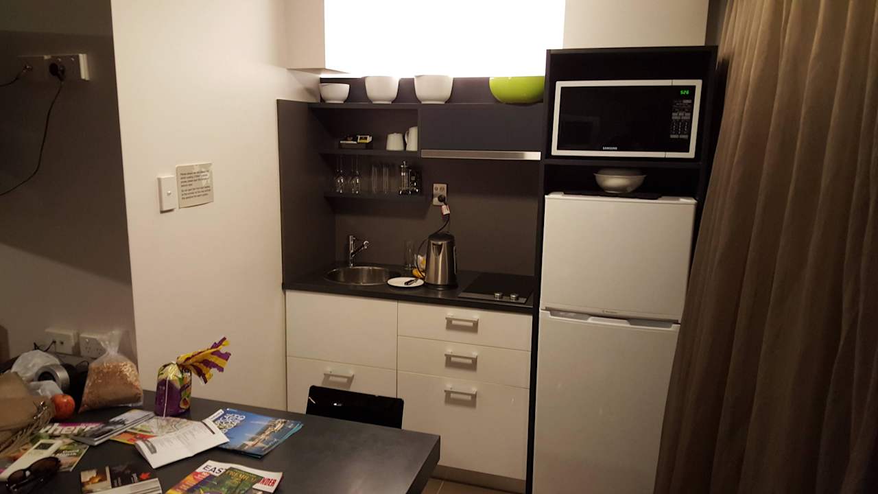 Well equipt kitchen Punthill Brisbane