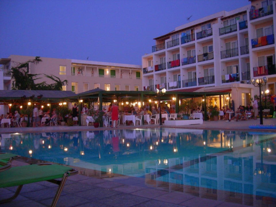 Großer Pool Golden Beach Rethymnon