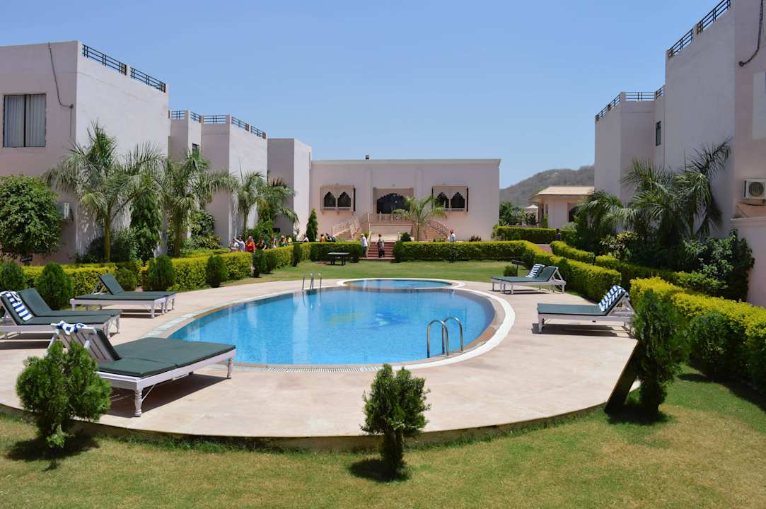 Pool Om Rudrapriya Holiday Resort