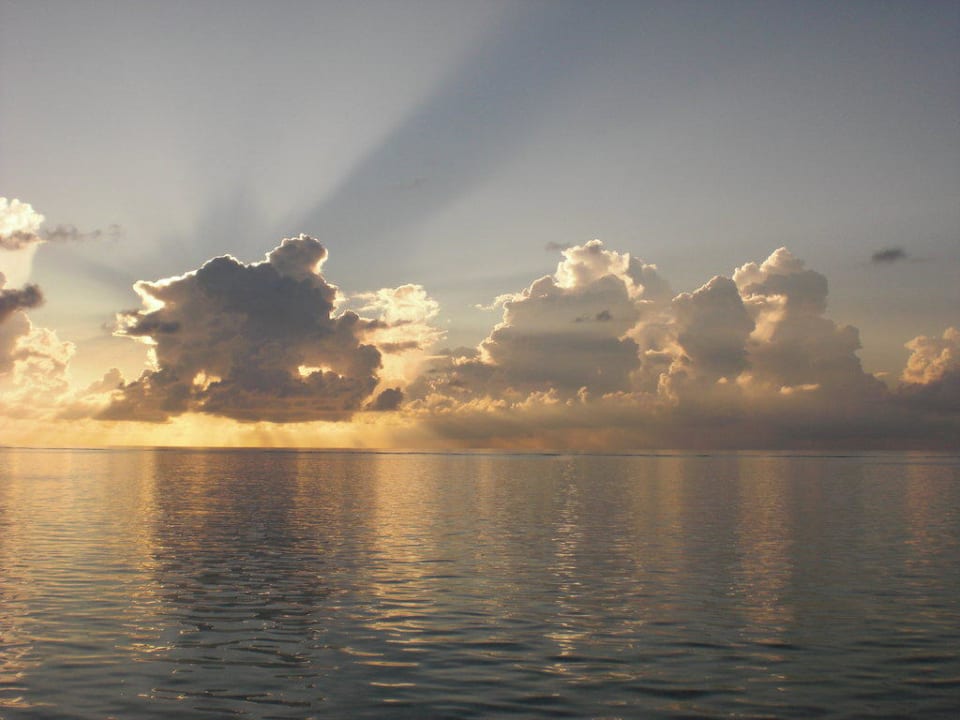 Sonnenuntergang vom Balkon aus Summer Island Maldives