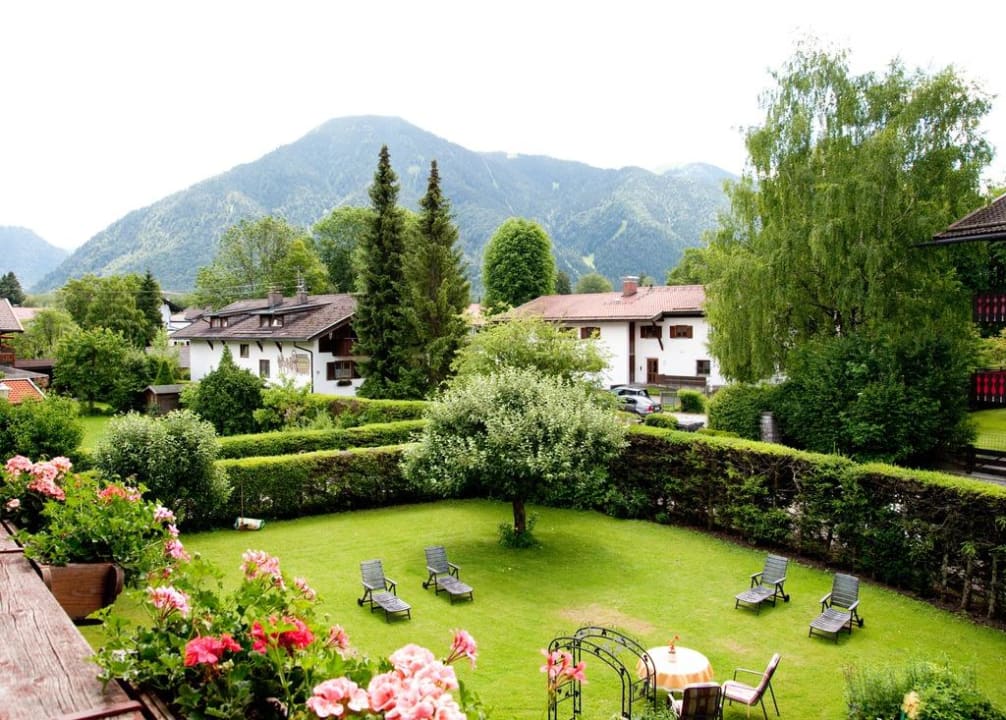 Blick vom Zimmer auf den Wallberg Gästehaus Zibert