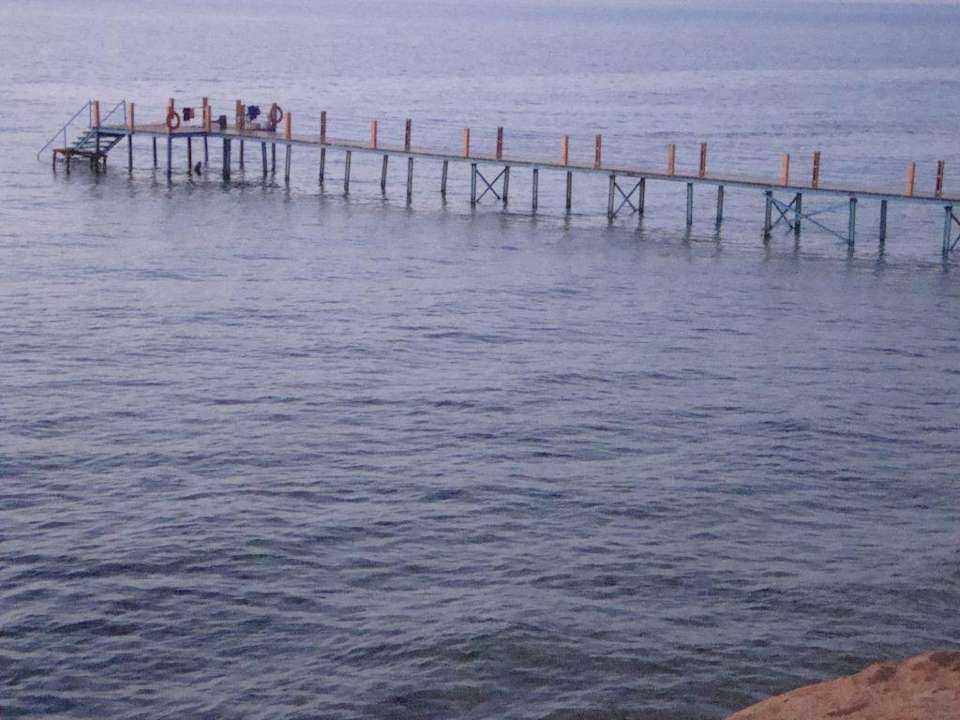 der neue Badesteg Hotel Royal Paradise